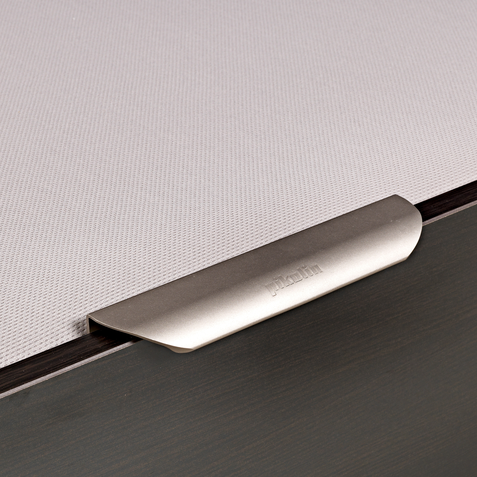 Canapé abatible de madera tapa única de color wengué DESIGN